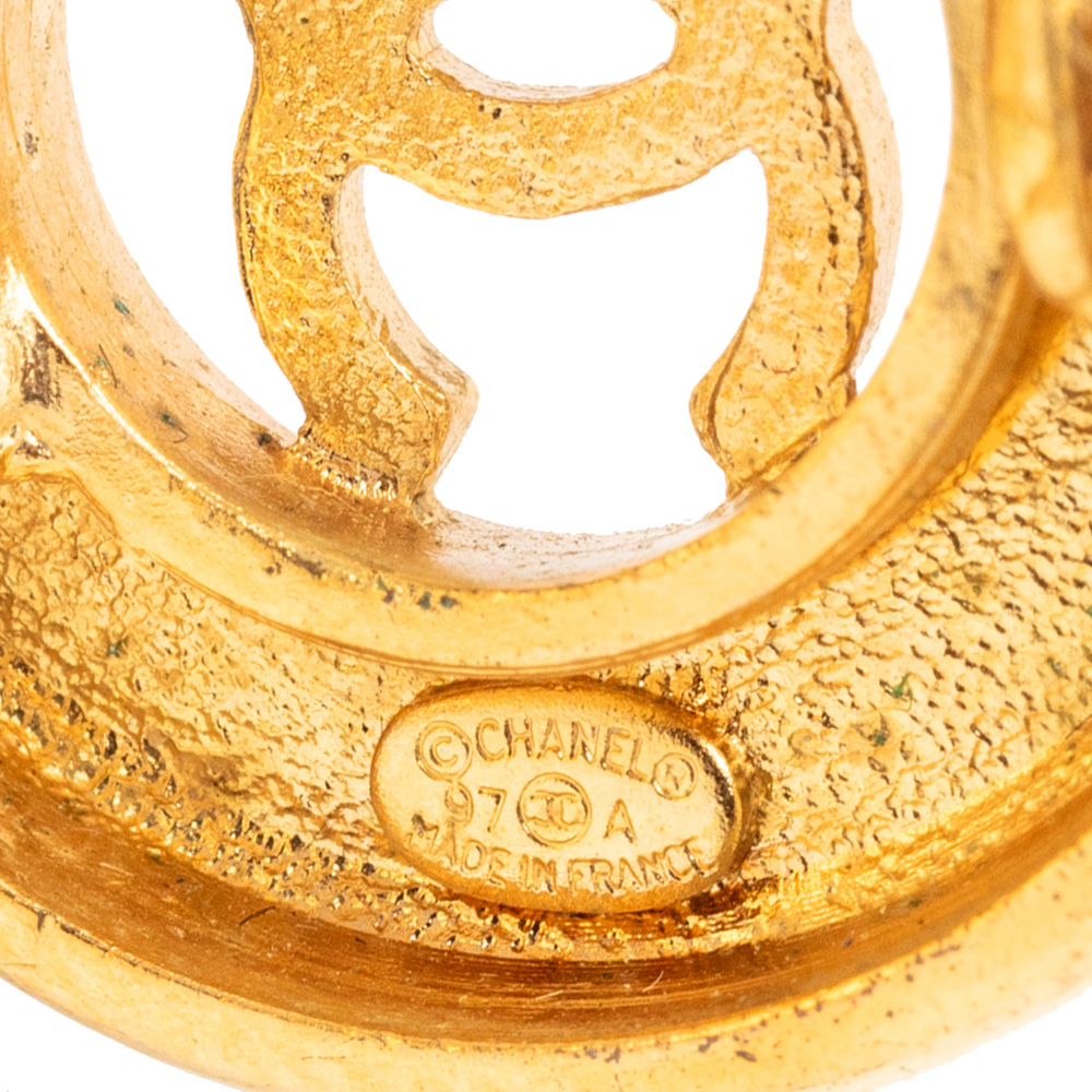 Pre-Loved Chanel CC Gold Plated Round Clip On Earrings - Picture 3 of 3